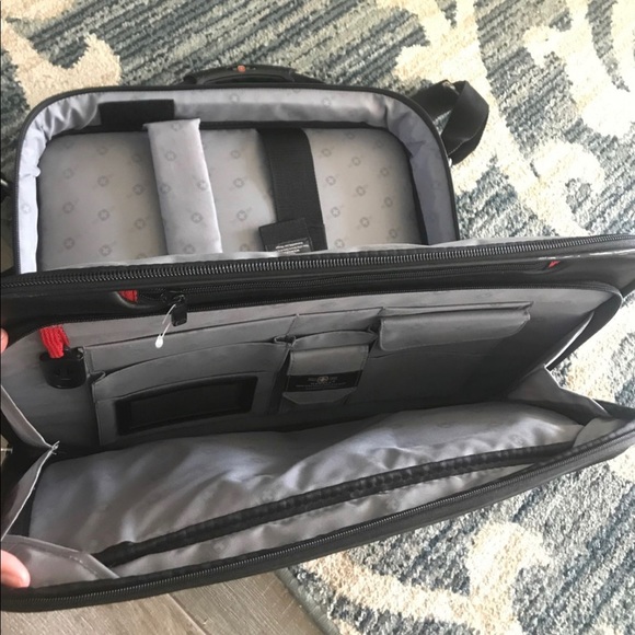 Computer Case - Picture 3 of 3